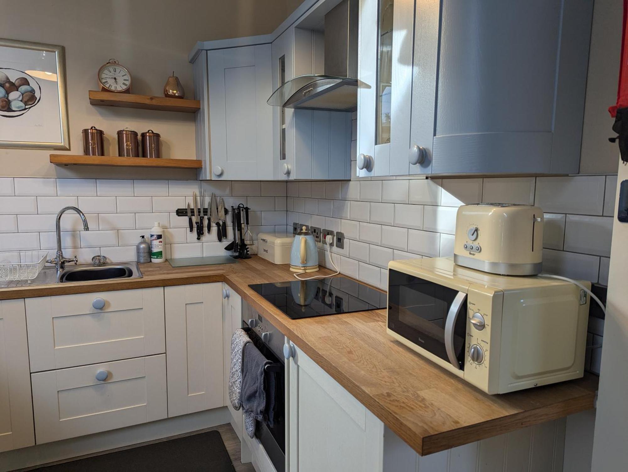 The Coach House Apartment At Cefn Tilla Court, Usk Exterior photo